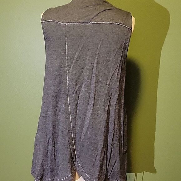 Chico’s Zenergy Long Vest w/ Metallic Thread - Picture 3 of 5